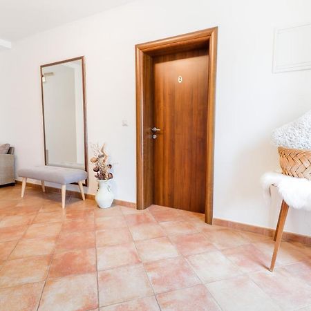 Bed & Breakfast Kastel Zbandaj Bagian luar foto