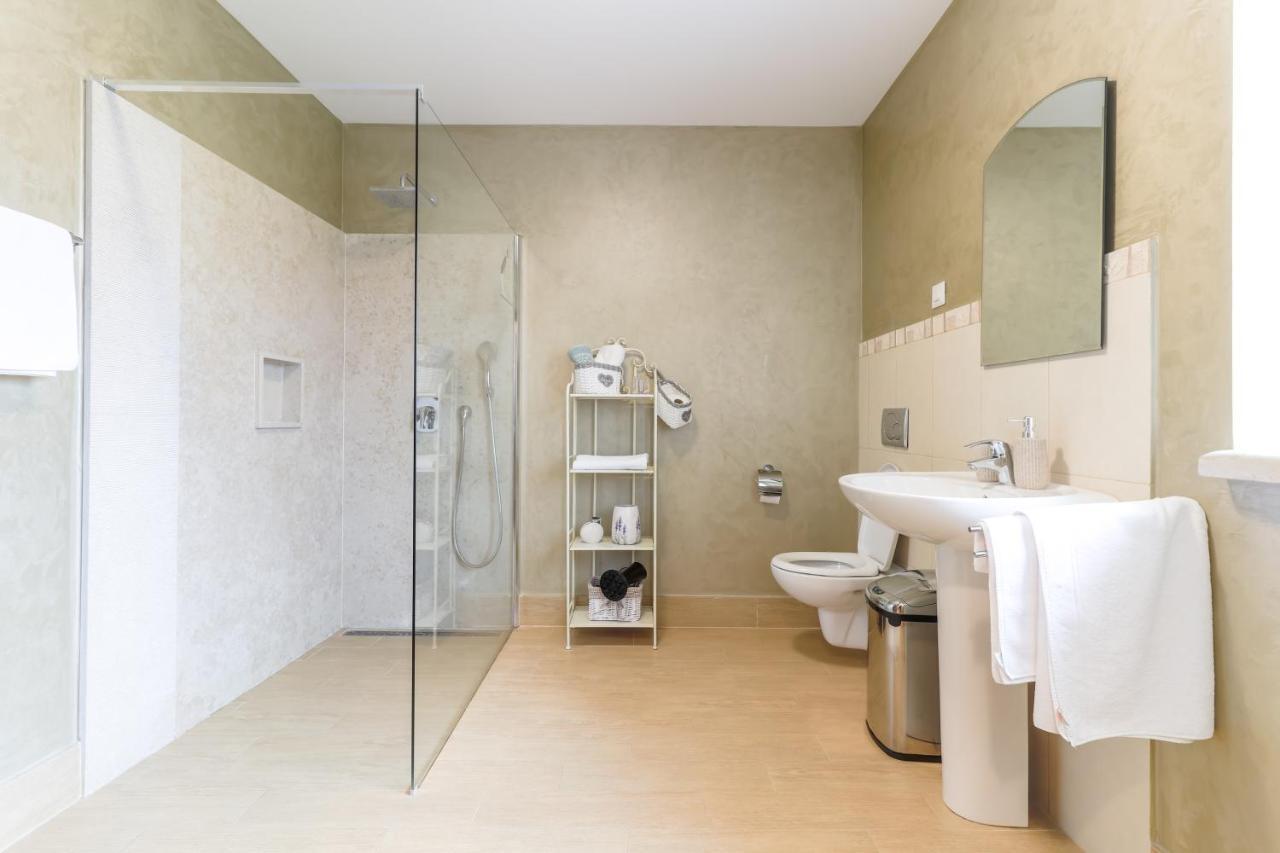 Bed & Breakfast Kastel Zbandaj Bagian luar foto