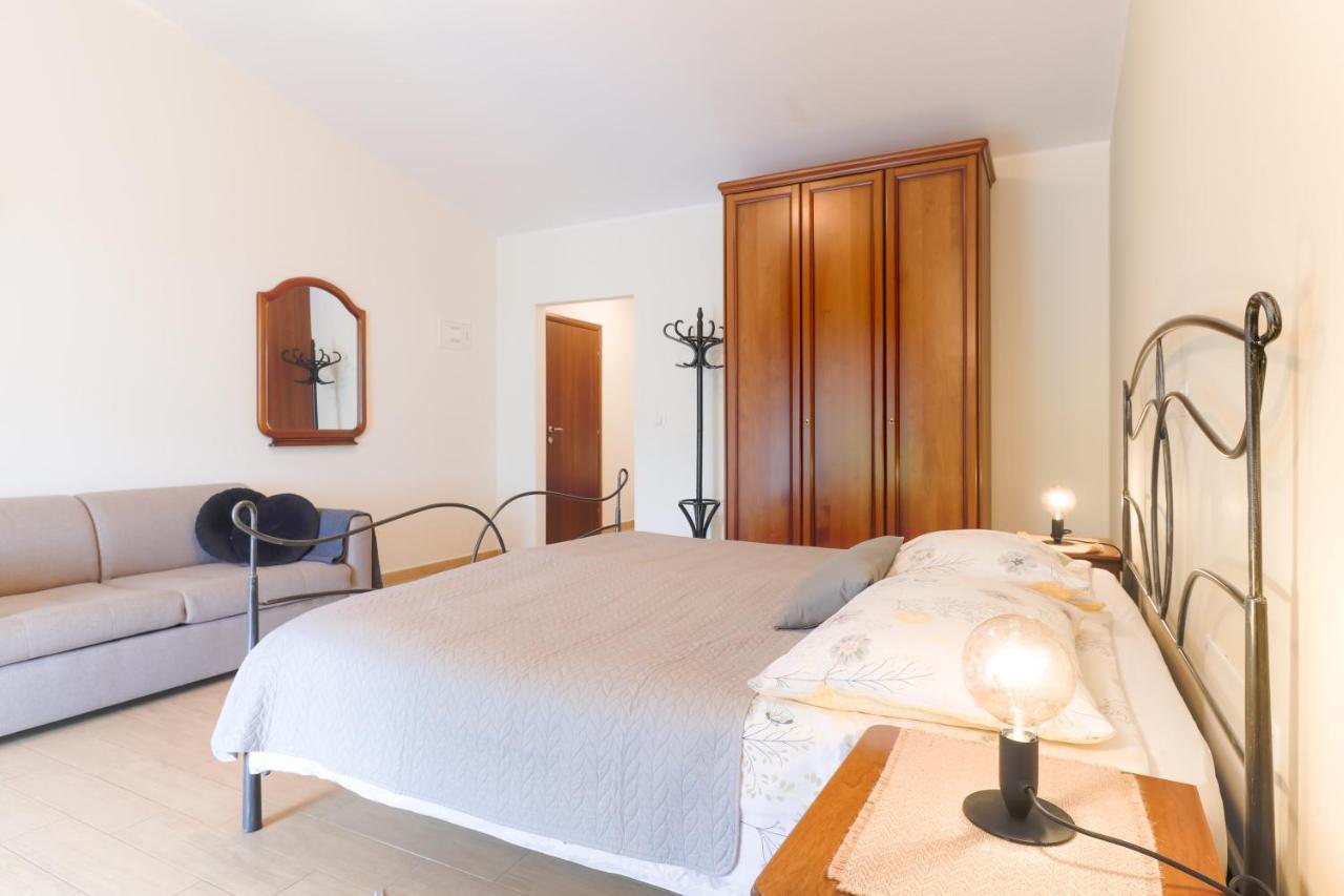 Bed & Breakfast Kastel Zbandaj Bagian luar foto
