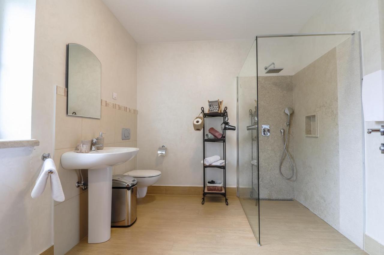Bed & Breakfast Kastel Zbandaj Bagian luar foto