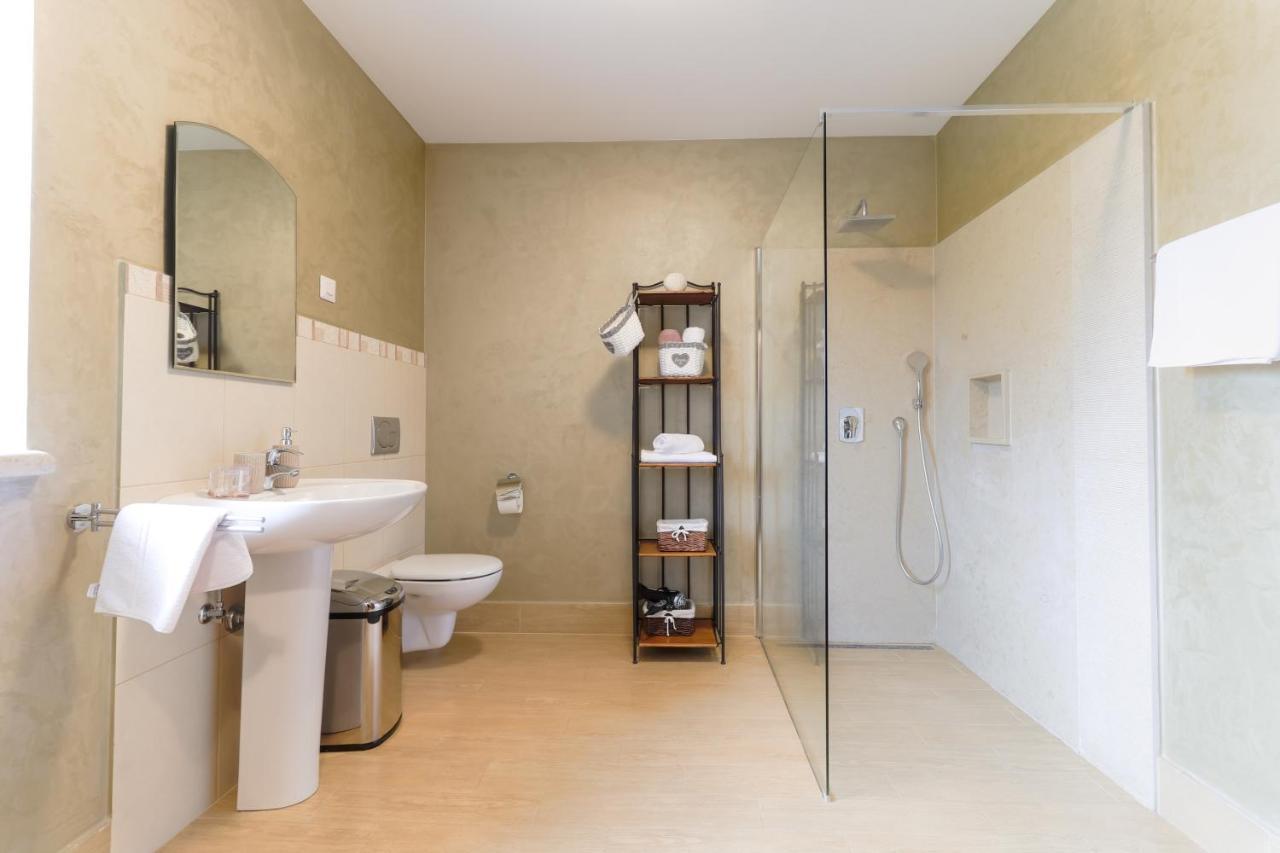 Bed & Breakfast Kastel Zbandaj Bagian luar foto